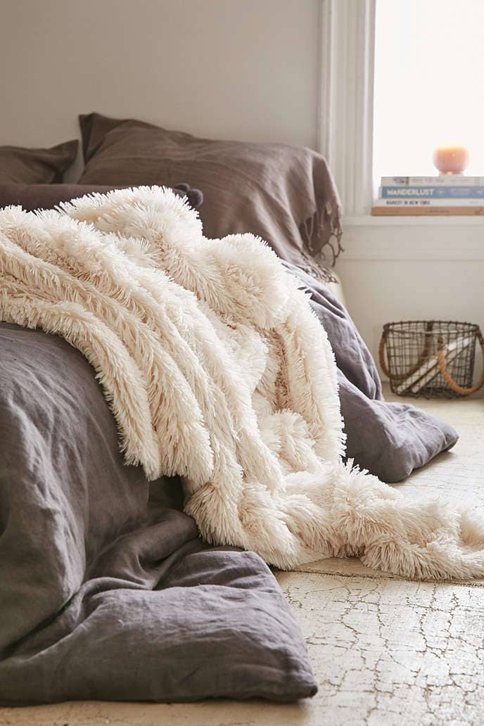 7-ways-to-make-your-room-cozy-for-fall-college-fashion