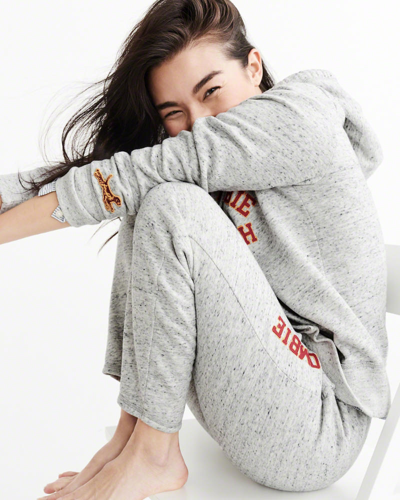 How to Style Sweatpants in a Fashion-Forward Way