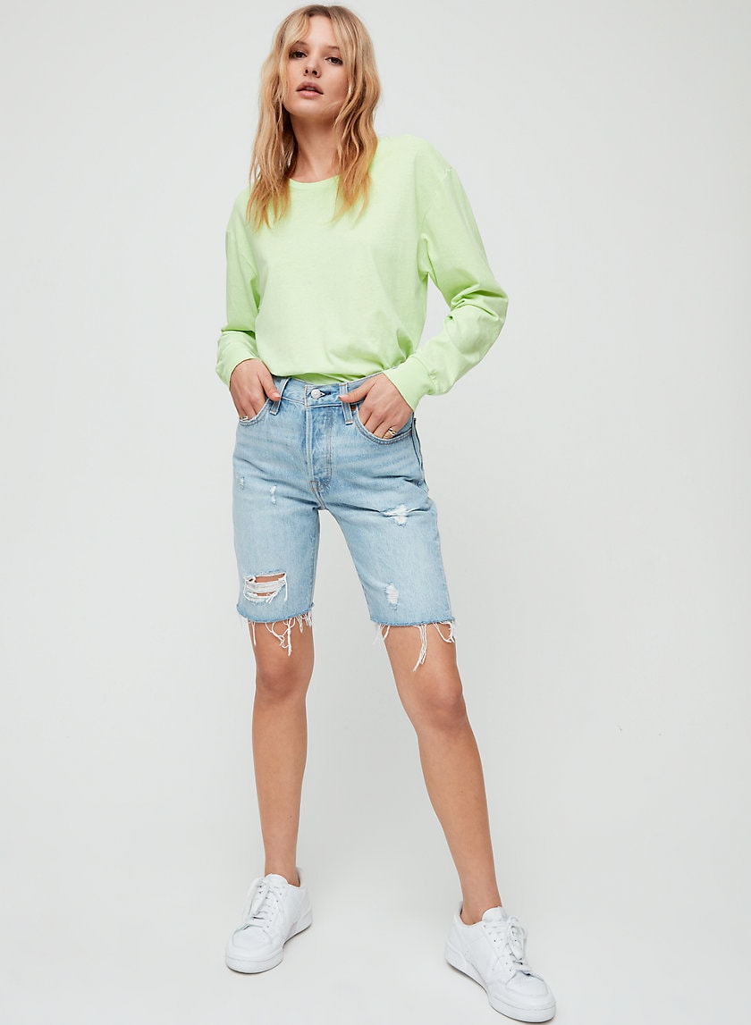 The Fashion Girl's Outfit to Denim Shorts