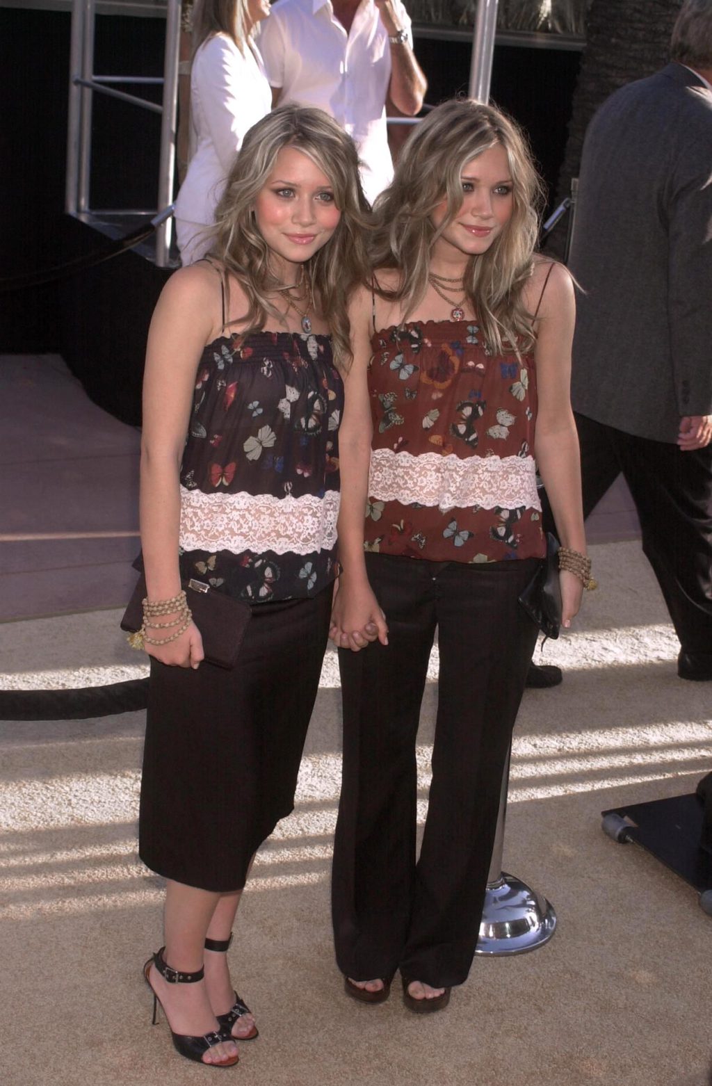 Olsen Twins 2000s Style: Mary-Kate & Ashley Outfits - College Fashion