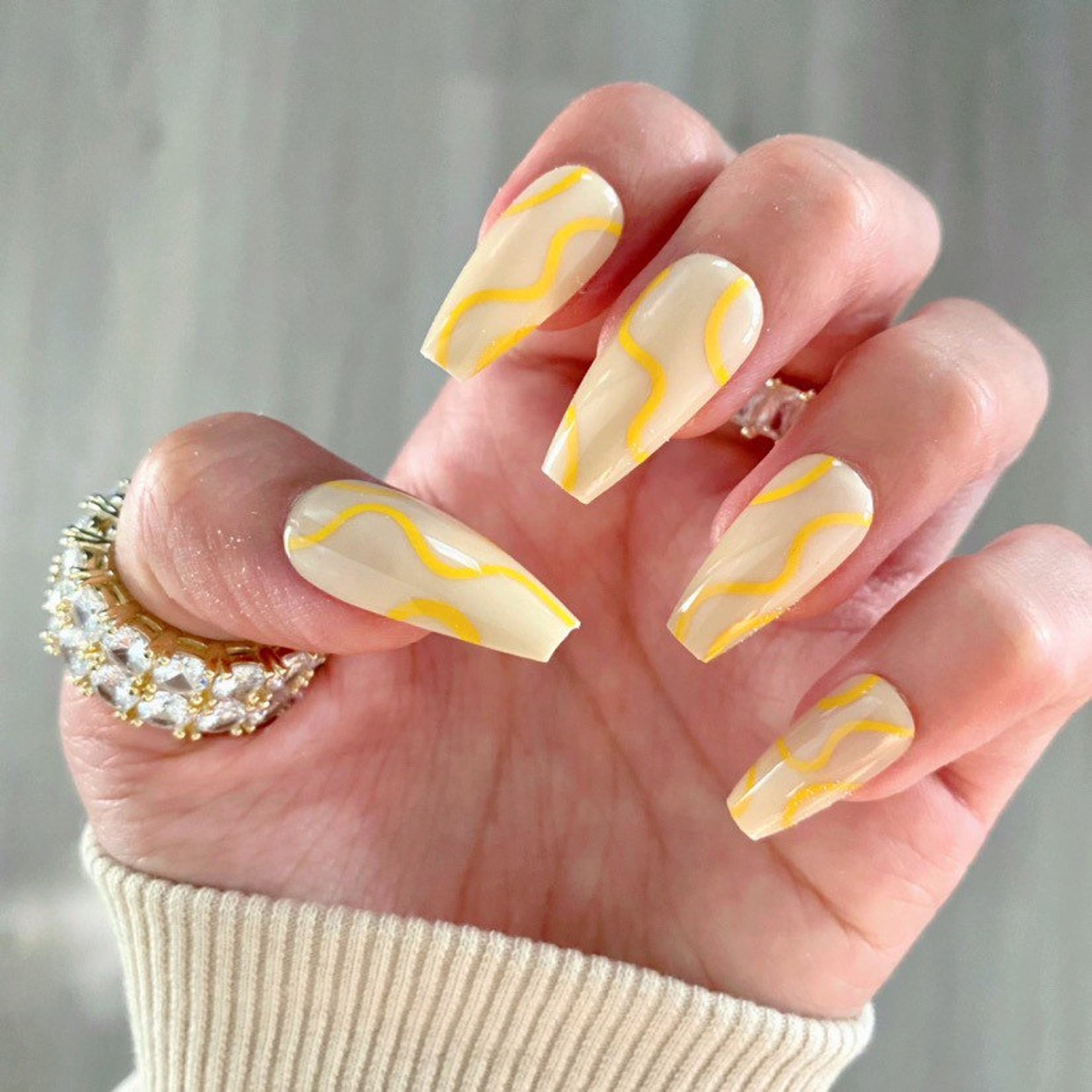 20 Gorgeous Yellow Nail Designs for 2024 - College Fashion