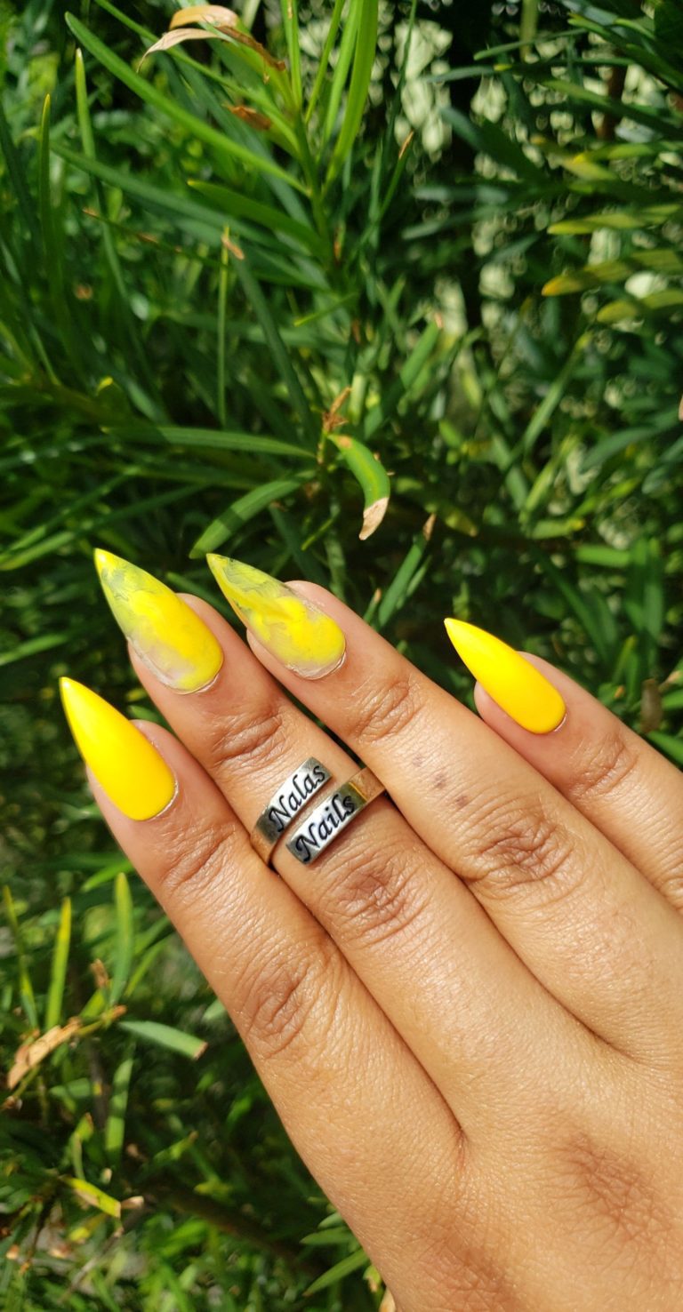 20 Gorgeous Yellow Nail Designs for 2023 - College Fashion