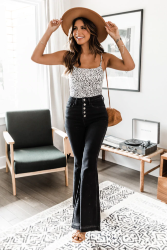 Flare Pants Are Back  Here Are 14 Flares Outfits to Try