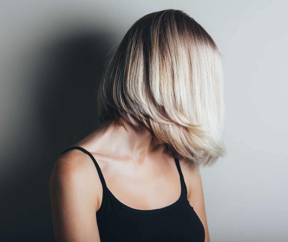 20 Feminine Short Haircuts for Wavy Hair  Styles Weekly