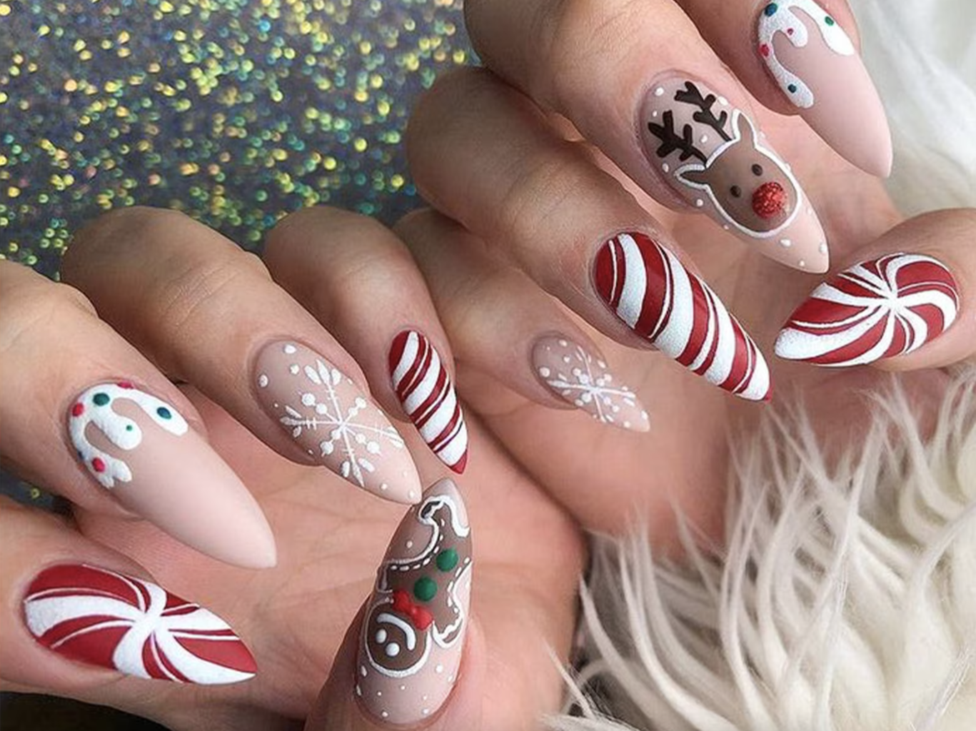 Christmas Almond Nail Art