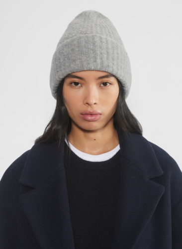 Aritzia merino wool beanie